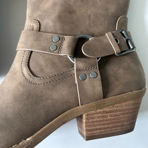 DV by Dolce Vita Women's Daring Ankle Harness Heeled Bootie Boots Taupe 7.5 New - Picture 3 of 8